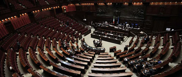 LA DEMOCRAZIA È IN CRISI. ECCO PERCHE’