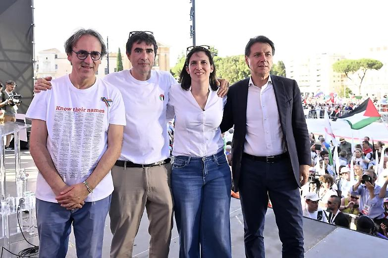 Osservando la politica italiana di questi mesi viene da porsi una domanda semplice: il centrodestra vuole davvero continuare a governare oppure sta facendo di tutto per consegnare il Paese ai propri avversari?