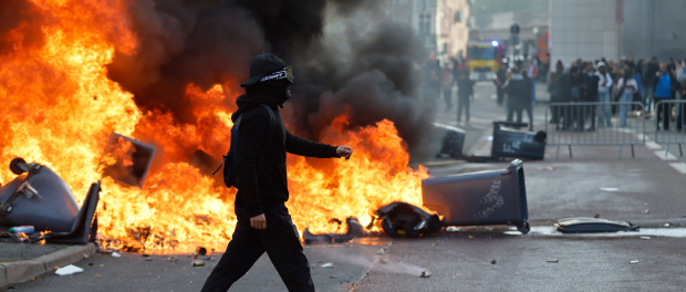 RIVOLTA GIOVANILE IN FRANCIA. UNO SGUARDO COMUNITARISTA