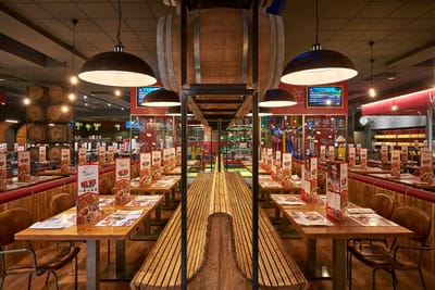 Sabato 22 novembre apre Pollicino Novara: dalle ore 19:00 inaugurazione della Birreria con cucinae Ristofamily più grande della città