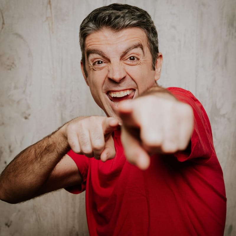 PROFILO BASSO di e con Federico Bassoda un’idea di Real Comedy Produzione Realize Networks Distribuzione Duepunti S.r.l.