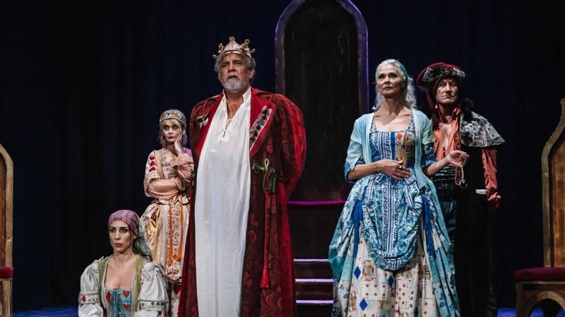 PROSASabato 15 Marzo 2025, ore 21.00Domenica 16 Marzo 2025, ore 16.00EDOARDO SIRAVO inIL RE MUORE di Eugène Ionesco Con Isabel Russinovae con Gabriella Casali, Alessio Caruso, Giulia Greco, Michele Ferlito