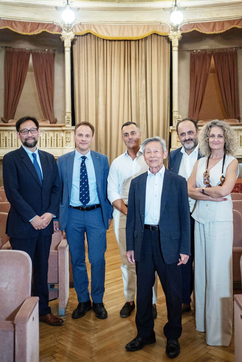 Fondazione Teatro Coccia e Sawakami Opera Foundation: al via una collaborazione internazionale. Nuove produzioni, formazione congiunta e un’opera che parla al mondo. Il Presidente Atsuto Sawakami a Novara per ufficializzarel’accordo triennale con il Teatro e l’Accademia AMO