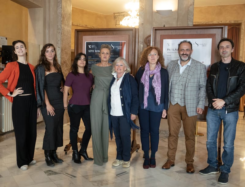 Nuovi progetti del Teatro Coccia in rete con le realtà culturali del territorio - CONSERVATORIO CANTELLI, STM – SCUOLA DEL TEATRO MUSICALE, ACCADEMIA DEI MESTIERI D’OPERA – AMO, FONDAZIONE CIRCOLO DEI LETTORI/NOVARA - nascono VITE SENZA CONFINE Nuovi Archetipi per il futuro PARLA PIÙ PIANO Degustazioni tra parole e musica