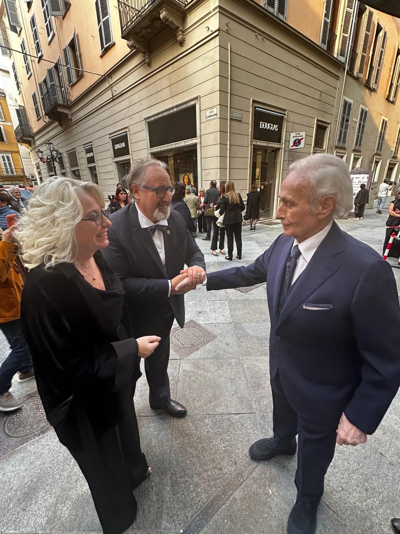 Grande giornata ad Asti, al Teatro Alfieri per festeggiare i 75 anni del Rotary Asti. Ospite d'onore il tenore Josè Carreras