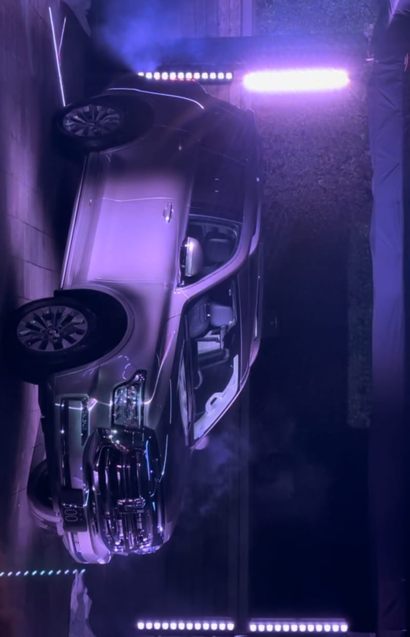 MOVEMOS Y PREPARAMOS VEHICULOS PARA EXHIBICIONES, PRESENTACIONES O EVENTOS ESPECIALES