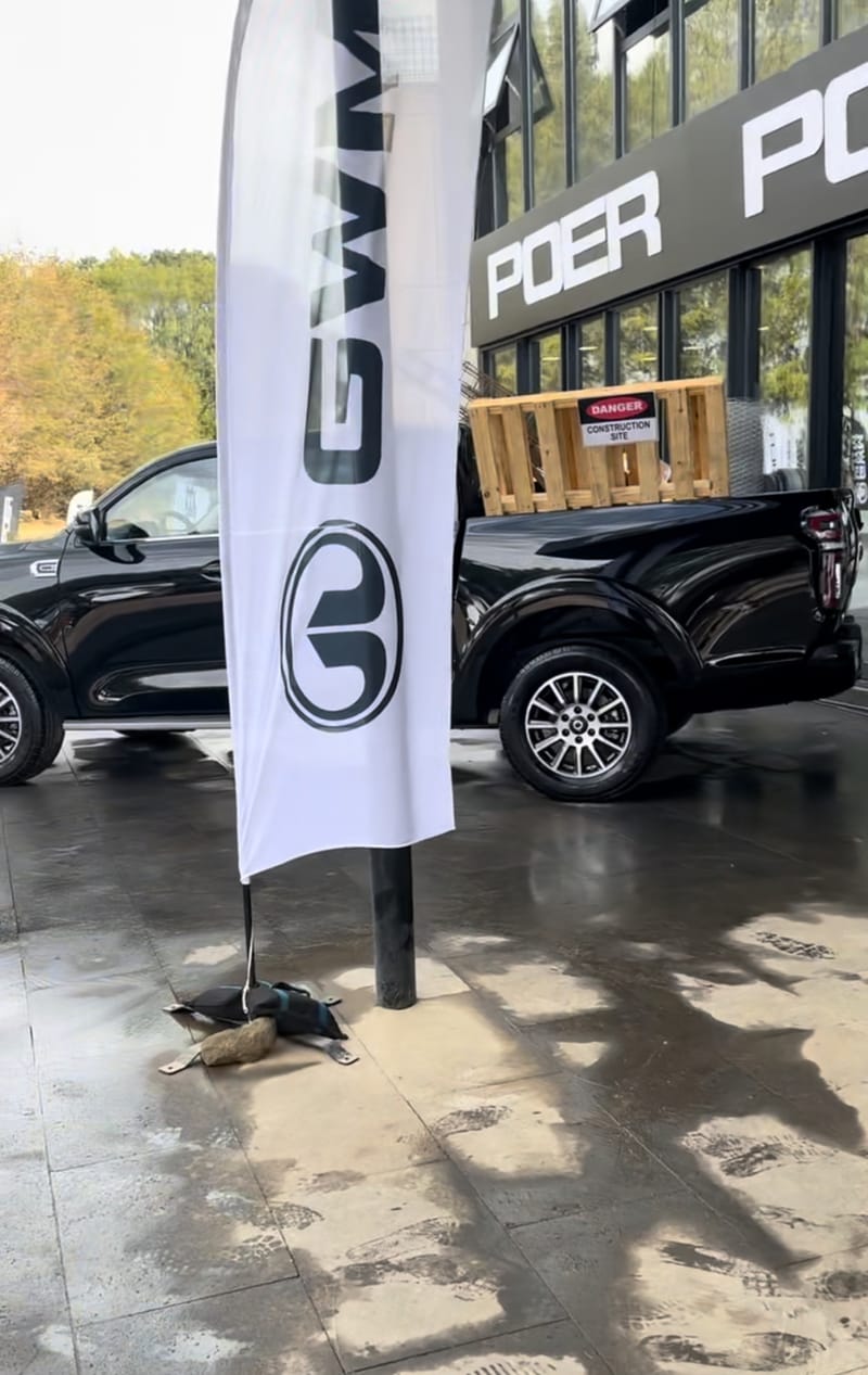 MOVEMOS Y PREPARAMOS VEHICULOS PARA EXHIBICIONES, PRESENTACIONES O EVENTOS ESPECIALES