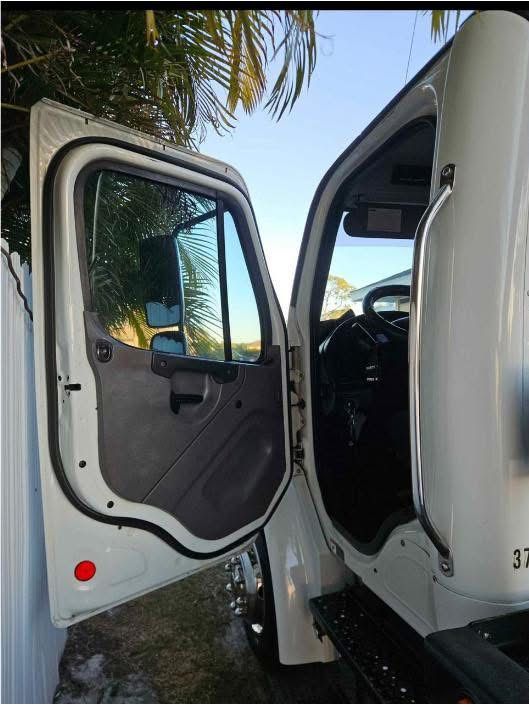 🚨Grúa Freightliner M2 modelo 2013🚨