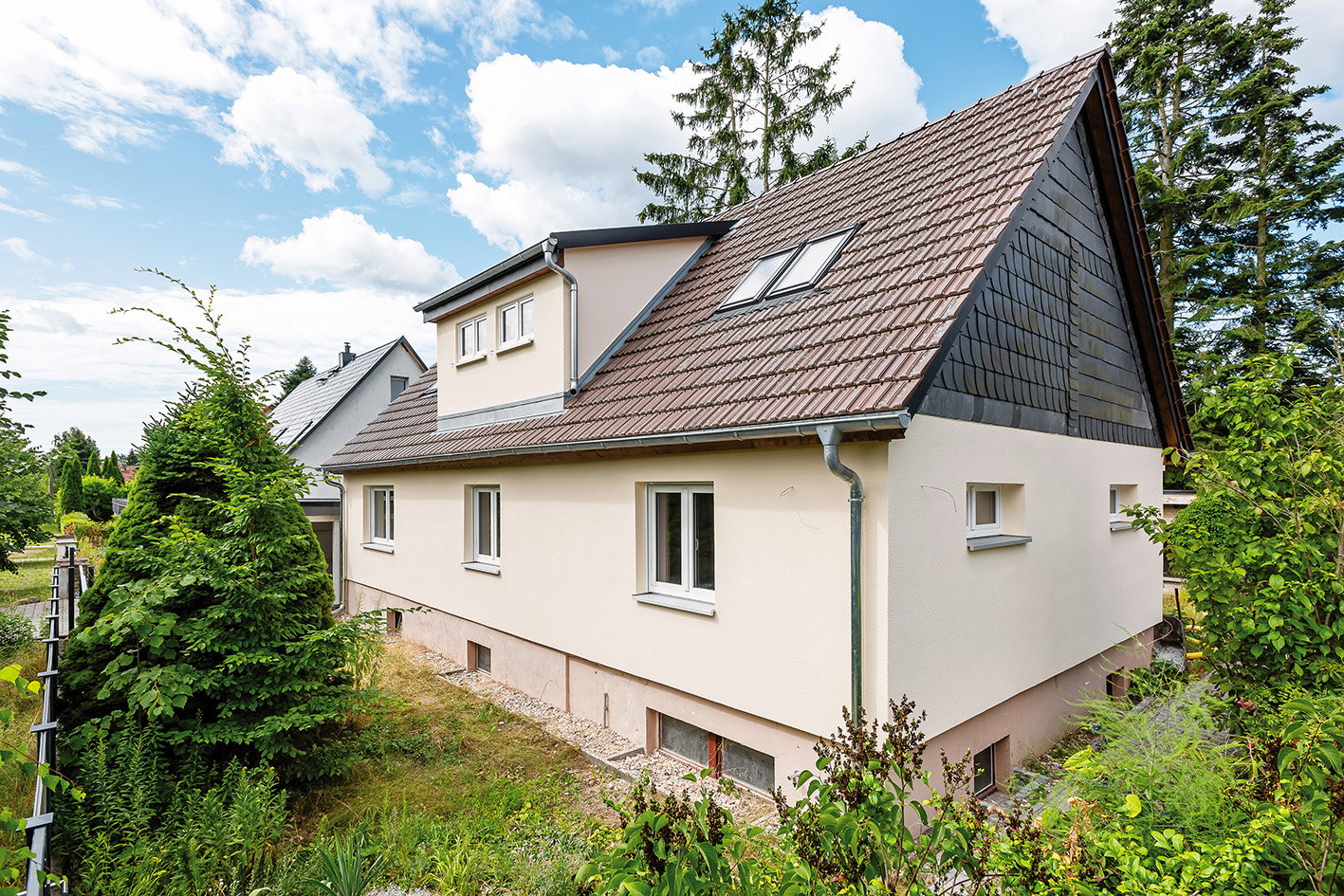 Rehfelde Aussenansicht Carport