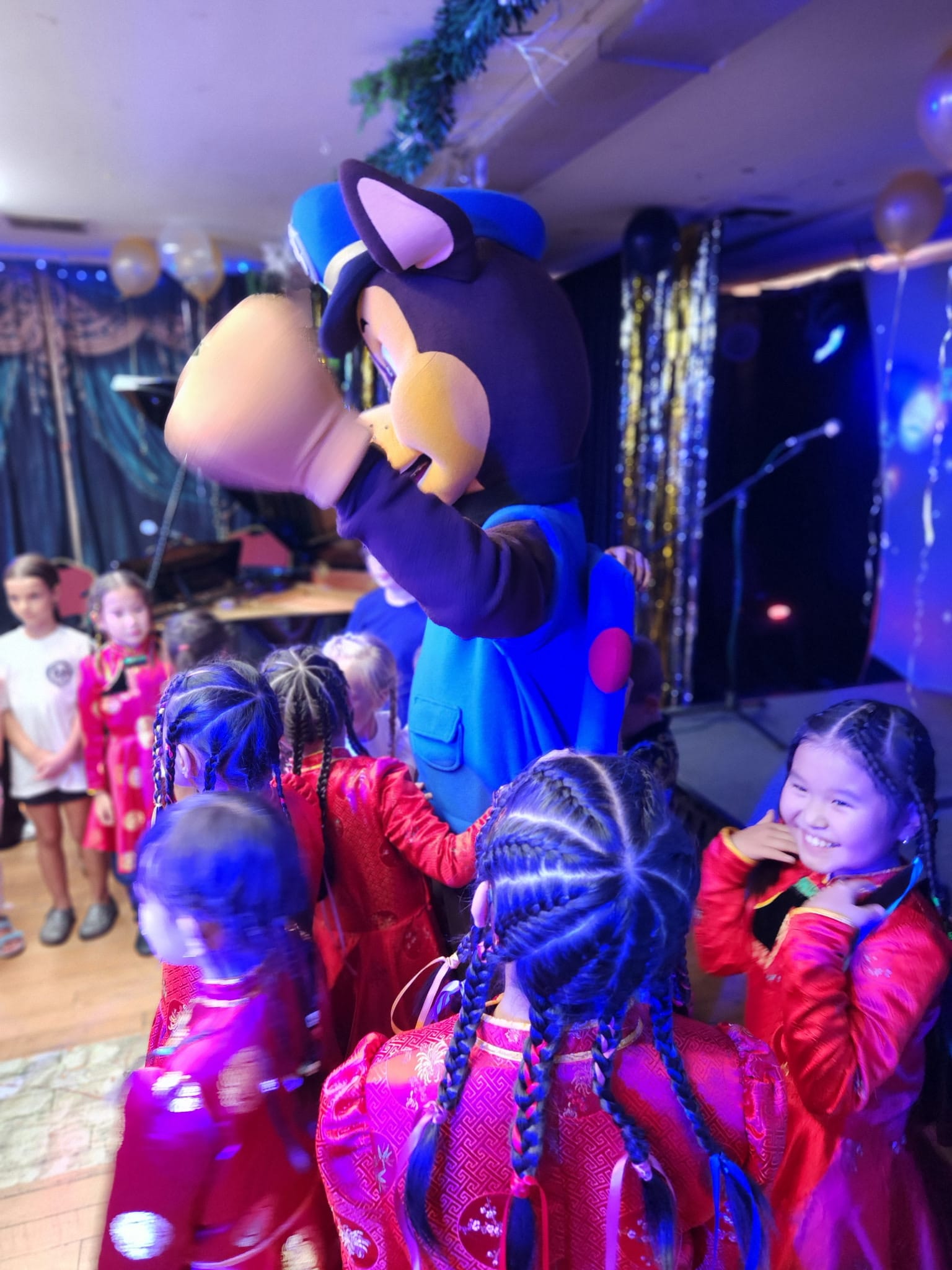 Club A-ELITA's big celebration of childhood Davidson Radio Gostinaia