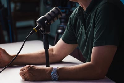 What 400 podcast interviews taught me about spotting a real leader