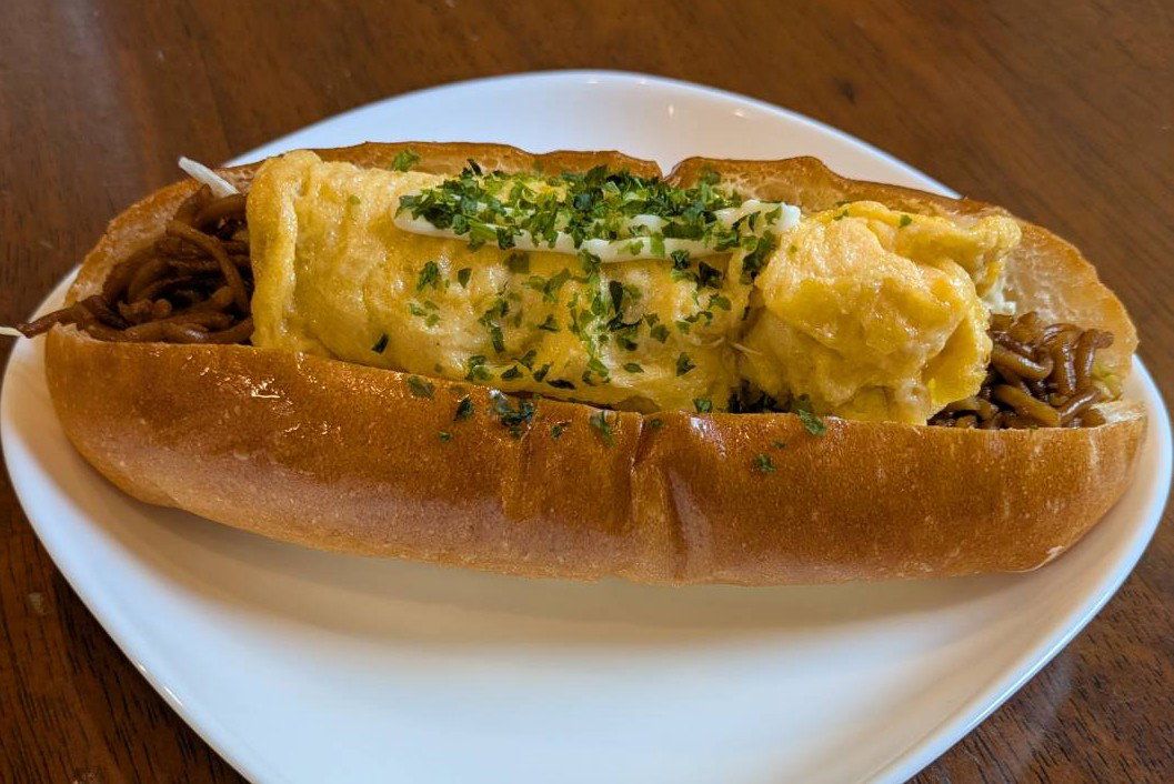オム焼きそばドック