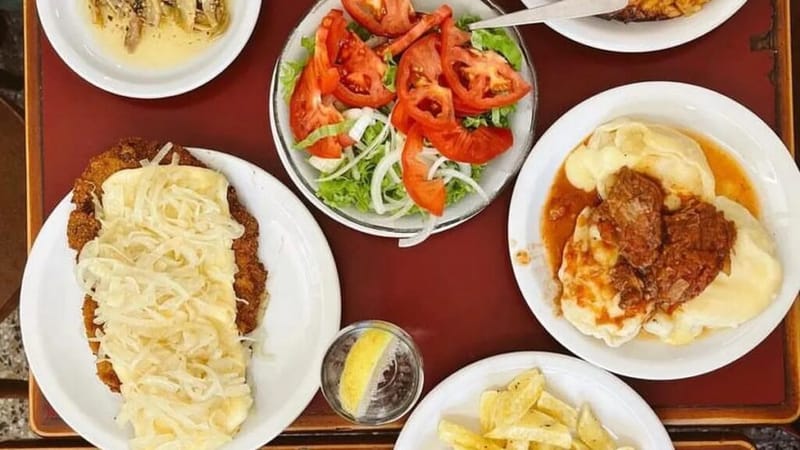 Club Eros: el bodegón porteño que funciona en el bufete de un club con la mejor comida casera de Buenos Aires.