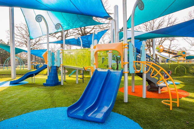 Plan for review (and adaptation) of the safety of children's games and their environment, made by specialists and health professionals, including games for children with disabilities.