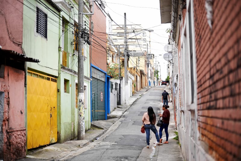 Tax exemption for retail and food service businesses that set up in low-security areas