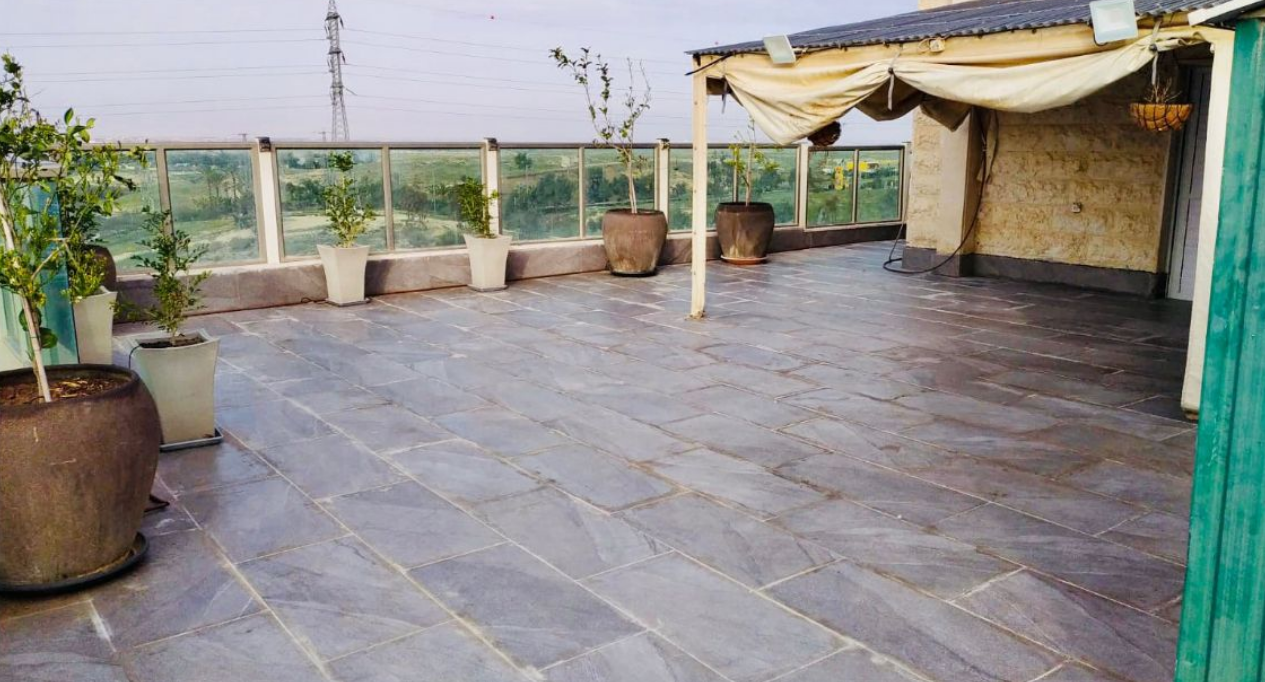 פנטאהוז 4 חד' שווה ביותר! כ 100 מ"ר מרפסת לנוף פתוח מהמם..