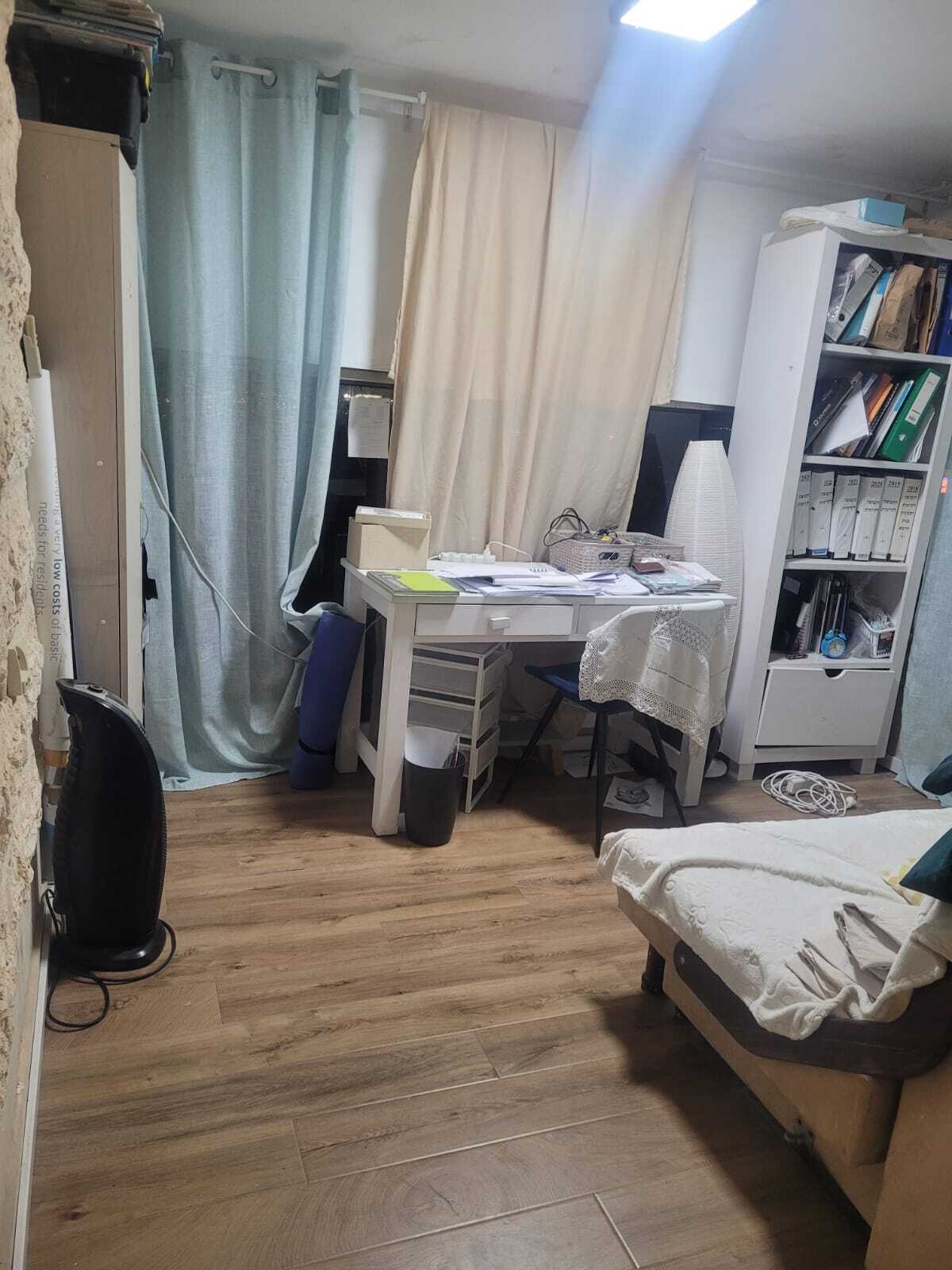 פנטאהוז 4 חד' שווה ביותר! כ 100 מ"ר מרפסת לנוף פתוח מהמם..