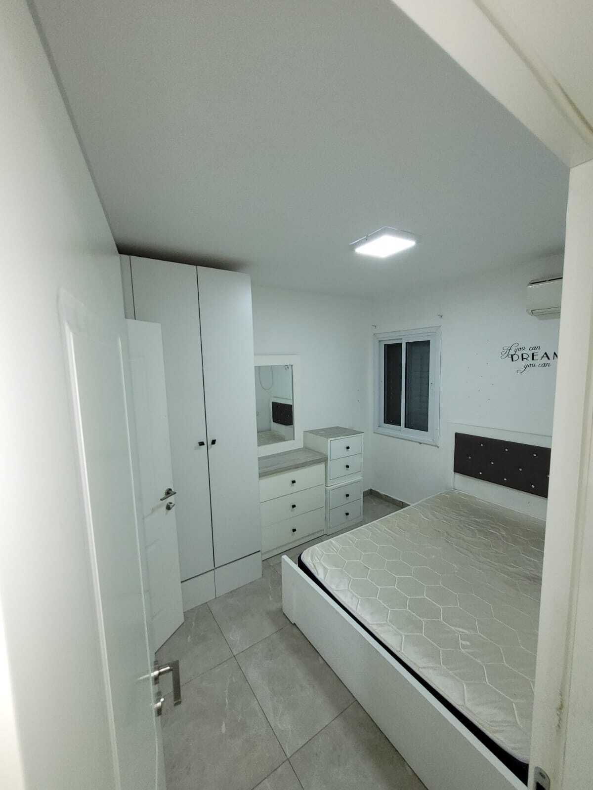 דירה מחולקת לשתי יח' דיור מדהימות! מחיר מציאה!