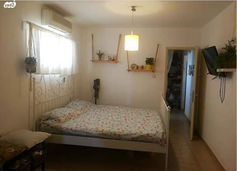 מחולקת לשתי יחידות דיור - מושכרת ב 4,600 ש"ח