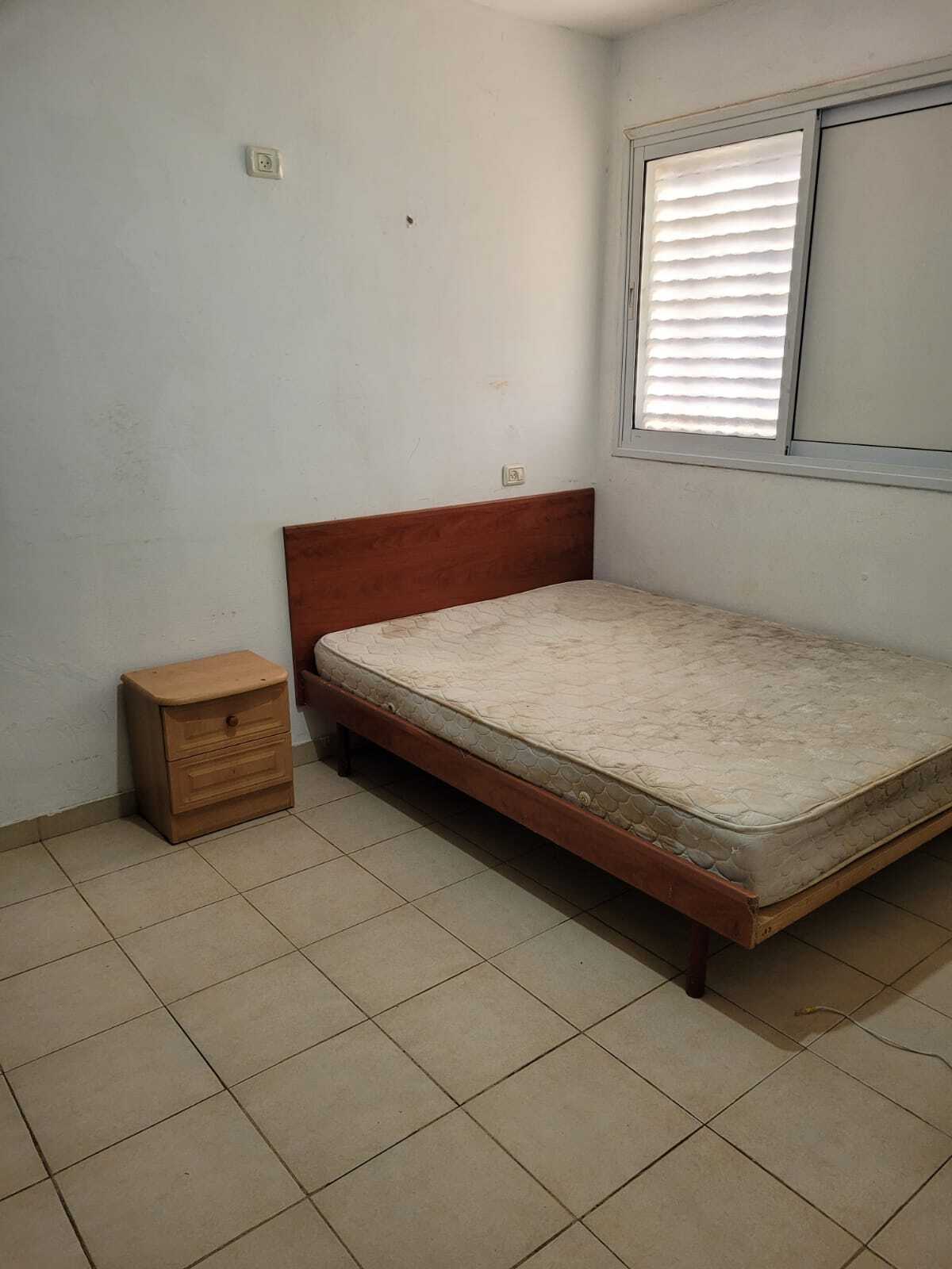 מחולקת ל 3 יחידות דיור - מושכרת ב 5,200 ש"ח