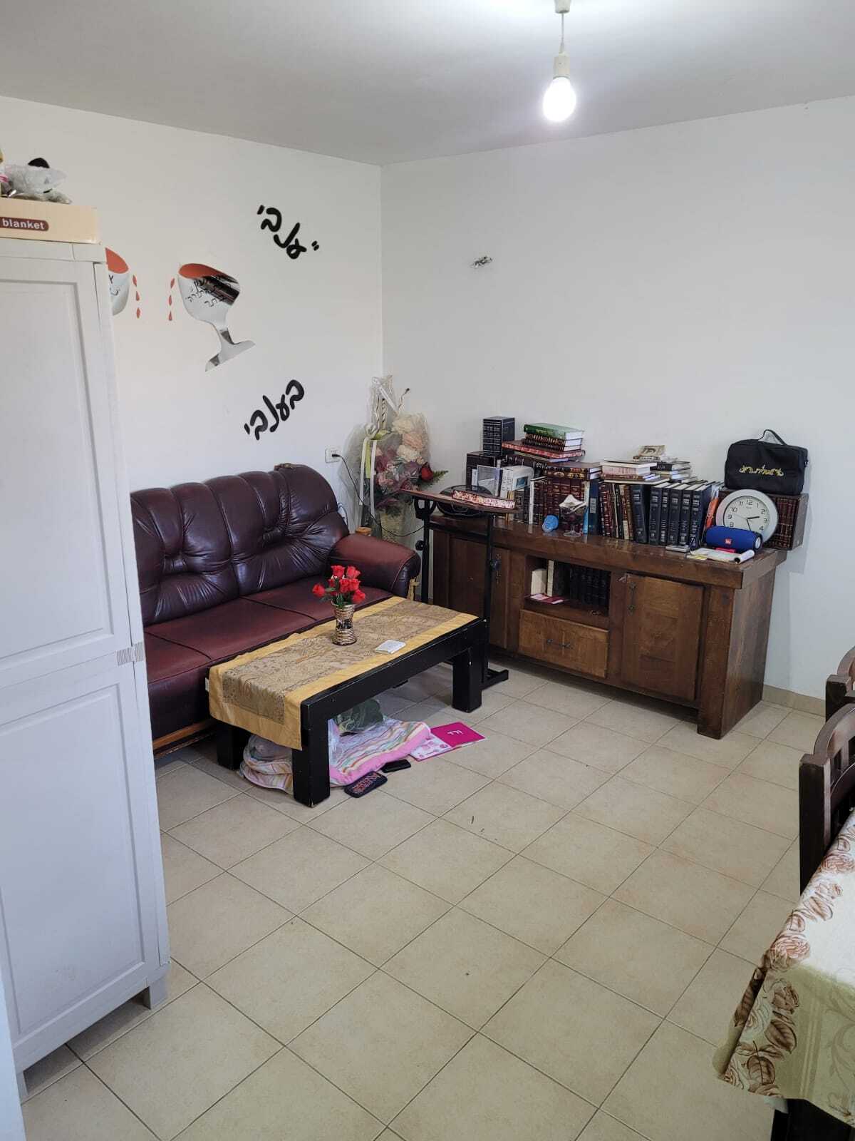 מחולקת ל 3 יחידות דיור - מושכרת ב 5,200 ש"ח