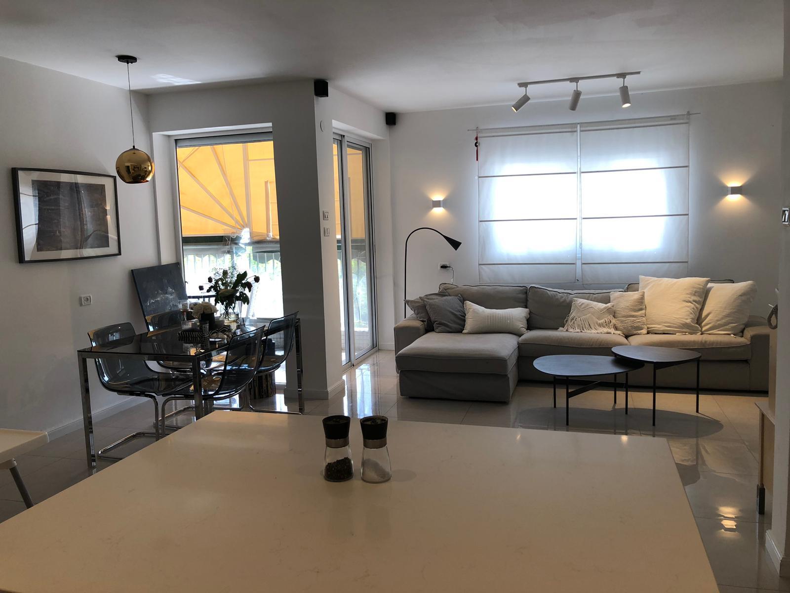 דירת 3 חד' בשכ' רמות - ליאו פיקרד 11 - משופצת כחדשה!