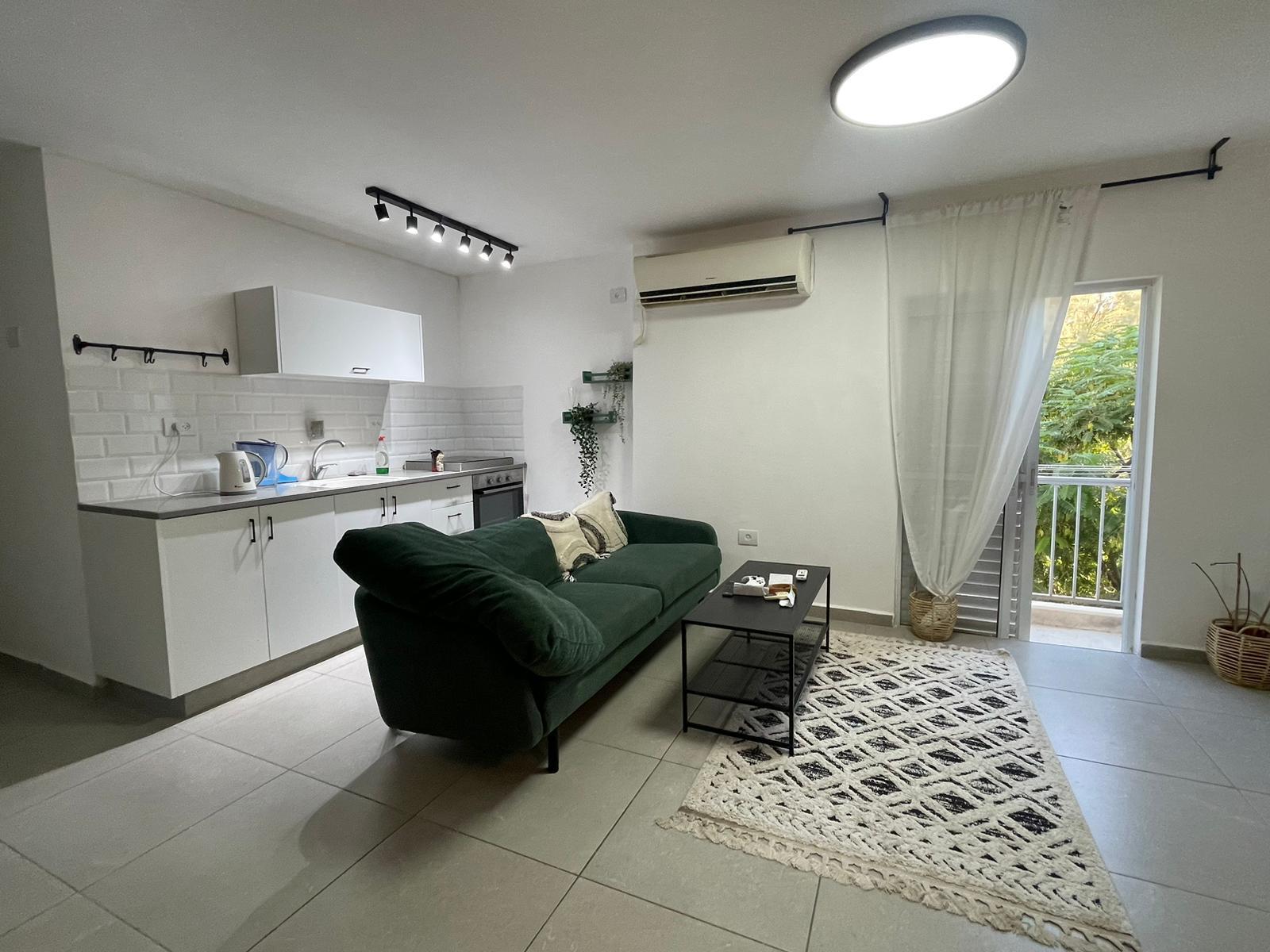 4 חד' (3 סוויטות) מושכרת ב3,350 ש"ח