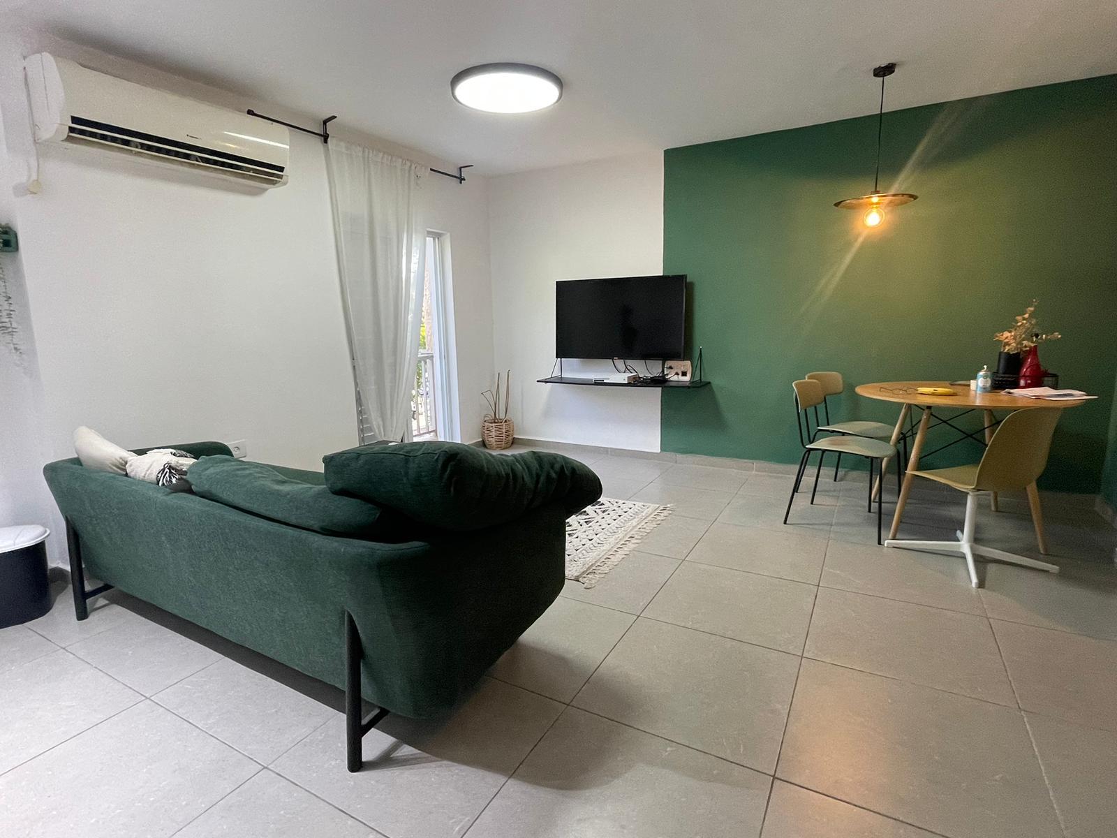 4 חד' (3 סוויטות) מושכרת ב3,350 ש"ח