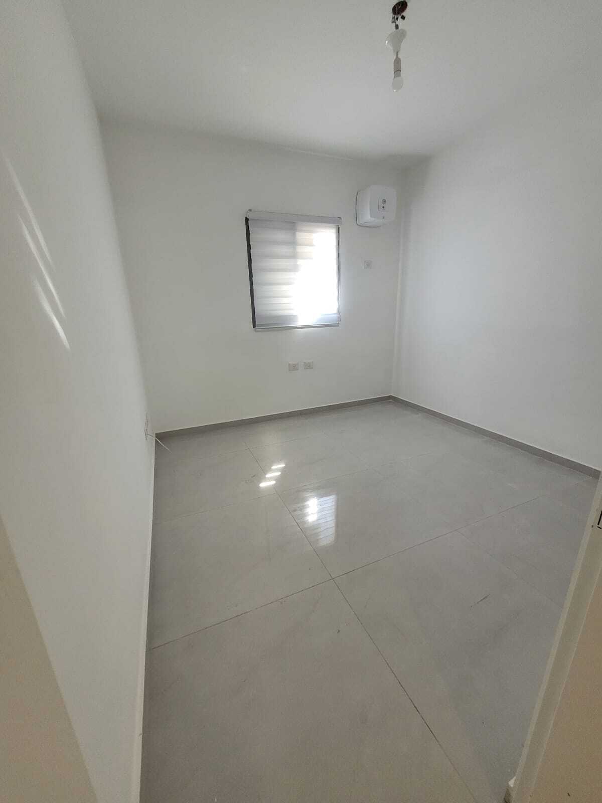 דירת 5 חד' יפייפיה.. בהזדמנות!