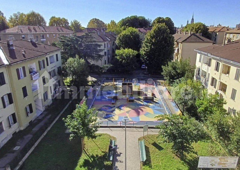Large two-room apartment on the penthouse floor with garage