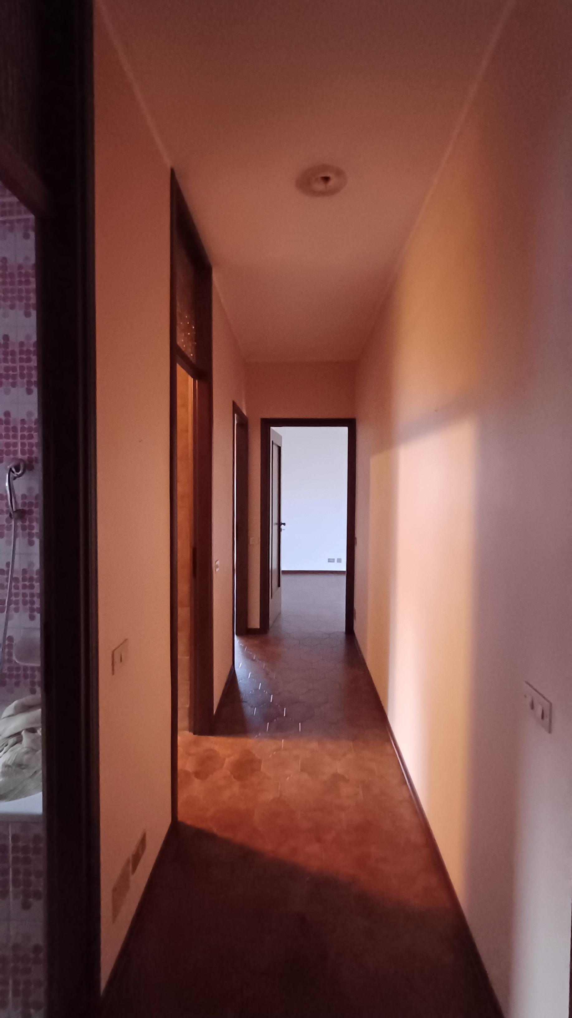 Penthouse on the 4th floor, free on 4 sides, large terrace