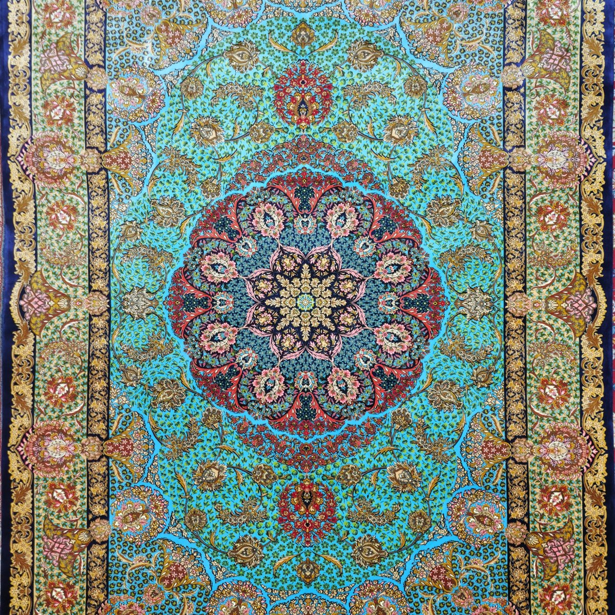 tapis-qom-soie-persan-200x300cm-vue-centrale-medaillon
