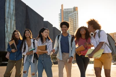 Pourquoi les Learning Expeditions sont Essentielles pour les Étudiants en Master