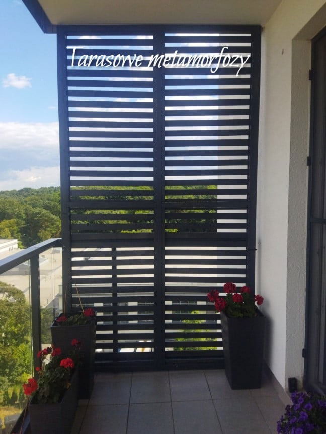 Pergola balkonowa z donicą