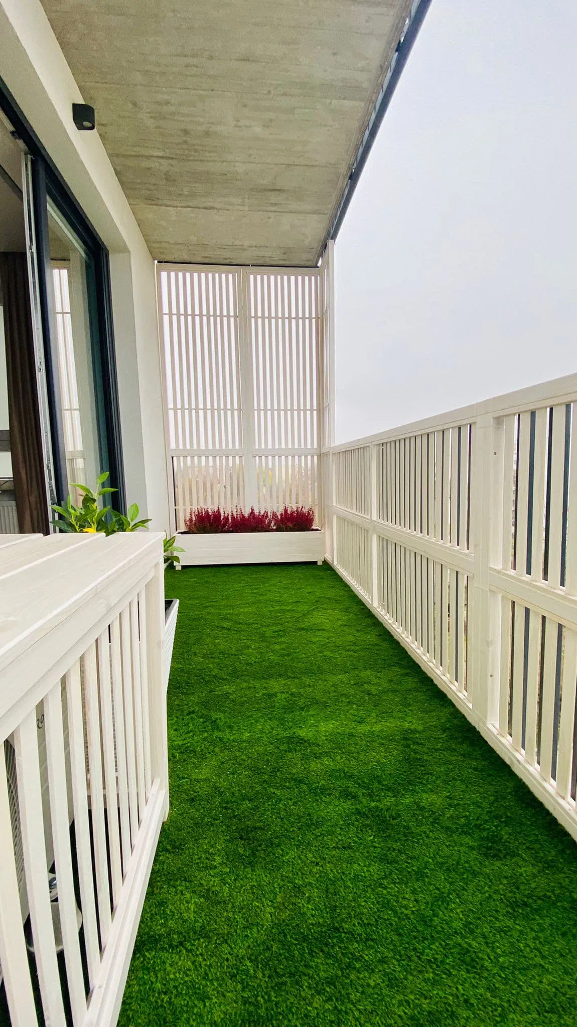 Zabudowa stolarska balkonu