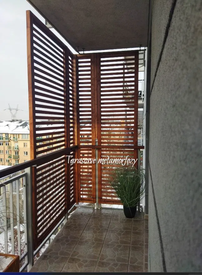 Pergola balkonowa, narożna.