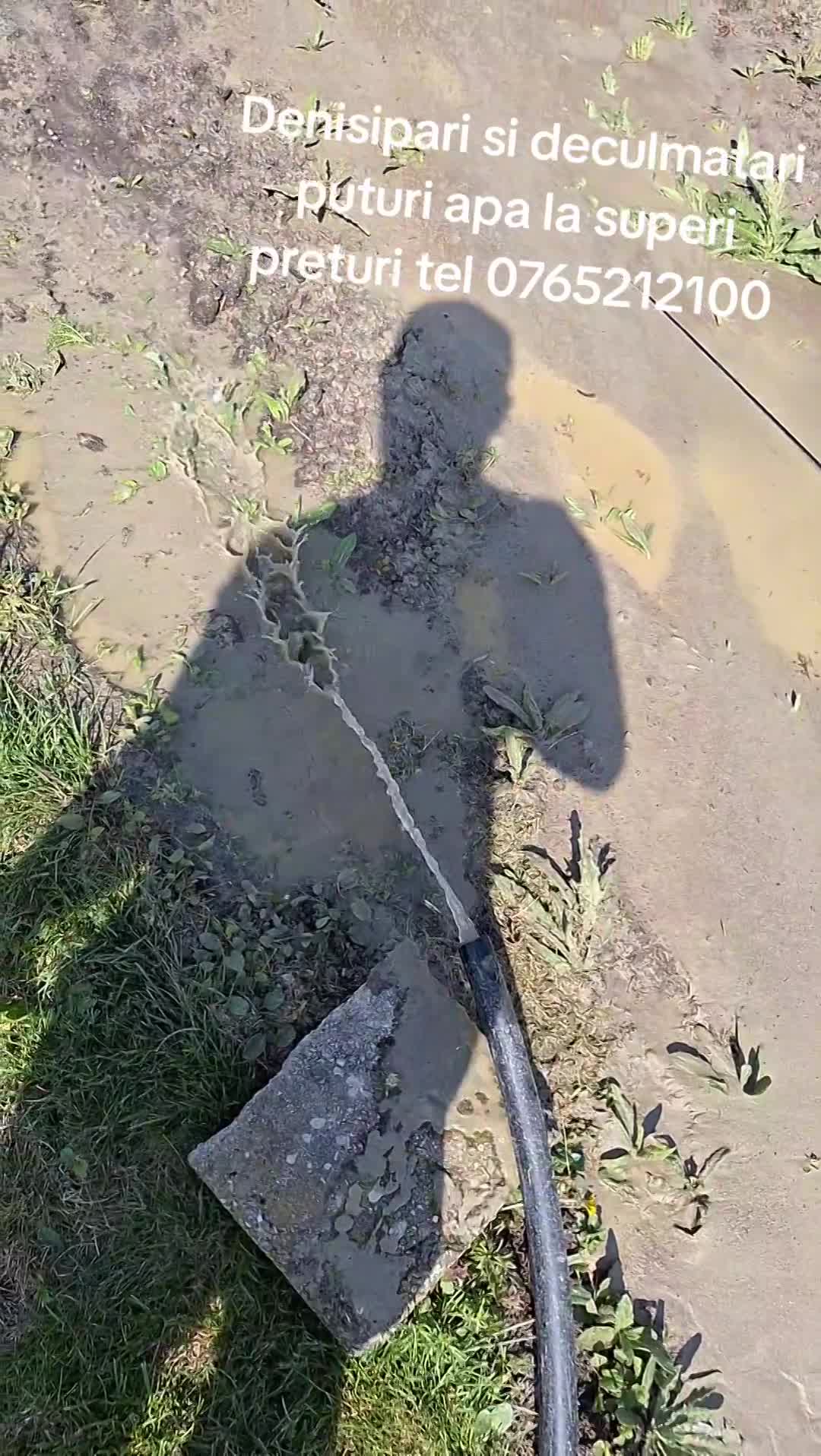 Foraje puturi apa pret de la 250 lei m/l pe tub pvc albastr de 250mm folosit la debite mari de peste 5000l/h.