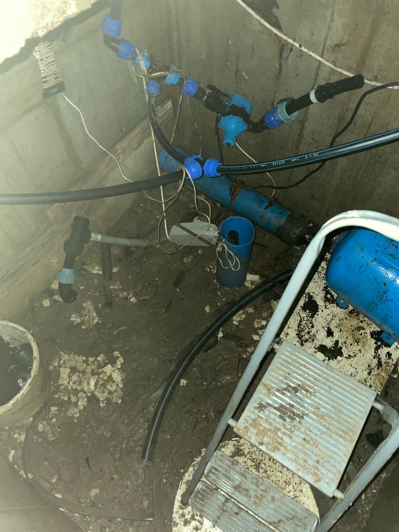 Foraje puturi mecanizate pret de la 300 lei m/l cu materiale incule si garantie 3 ani.