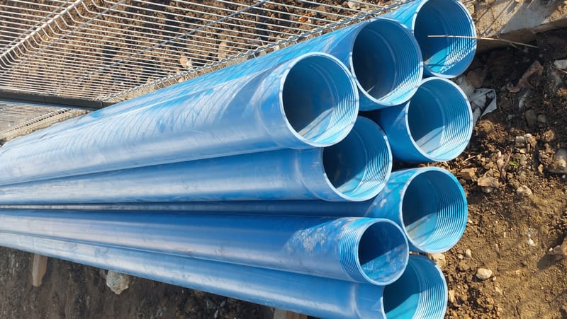 Foraje puturi mecanizate pret de la 300 lei m/l cu materiale incule si garantie 3 ani.