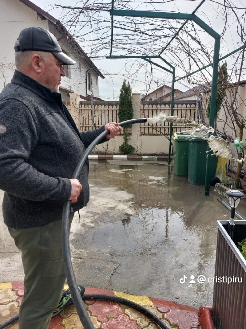 Foraje puturi manuale pret de la 200 lei m/l cu materiale incule si garantie 3 ani.