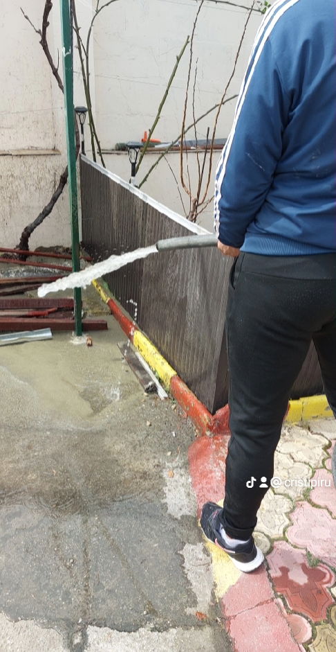 Foraje puturi manuale pret de la 200 lei m/l cu materiale incule si garantie 3 ani.