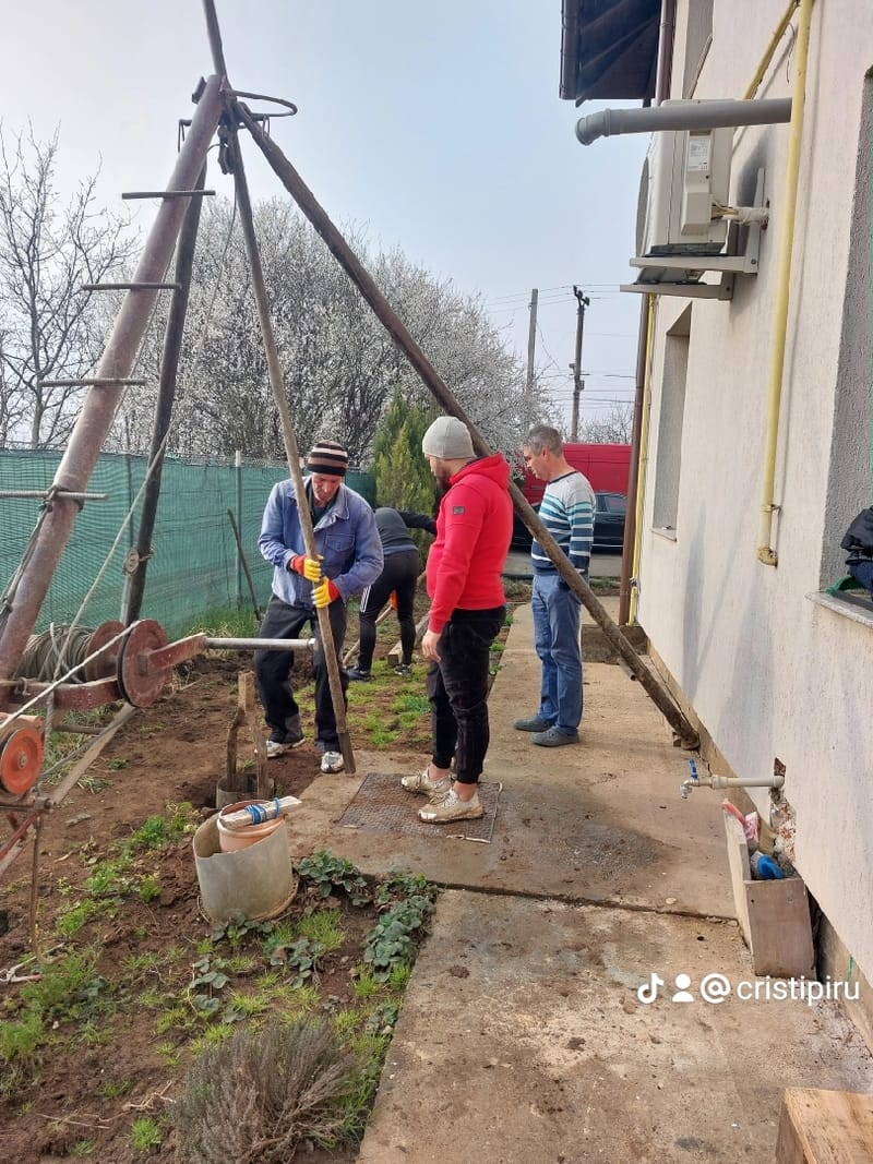 Foraje puturi manuale pret de la 200 lei m/l cu materiale incule si garantie 3 ani.