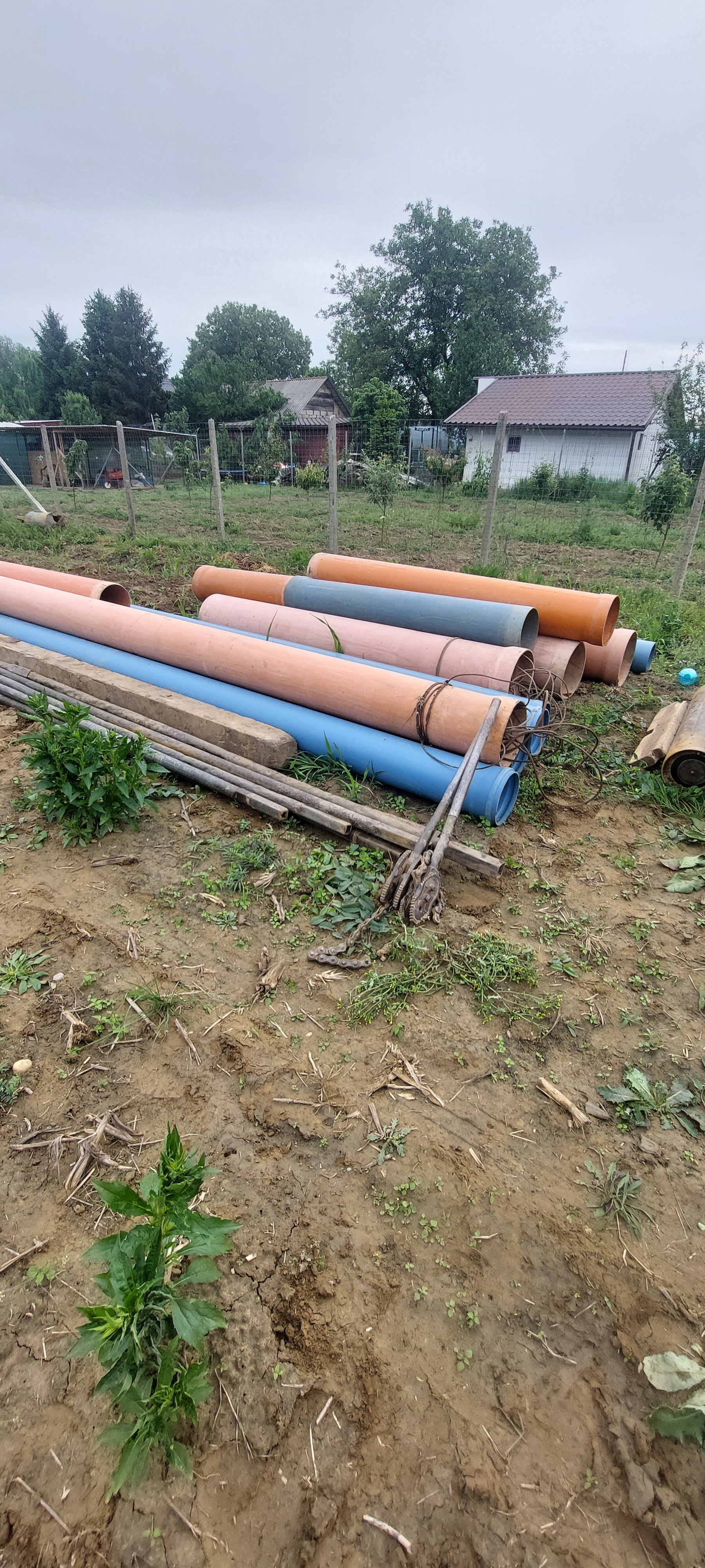 Foraje puturi apa pret manuale pret de la 200 lei m/l cu materiale incule si garantie 3 ani.