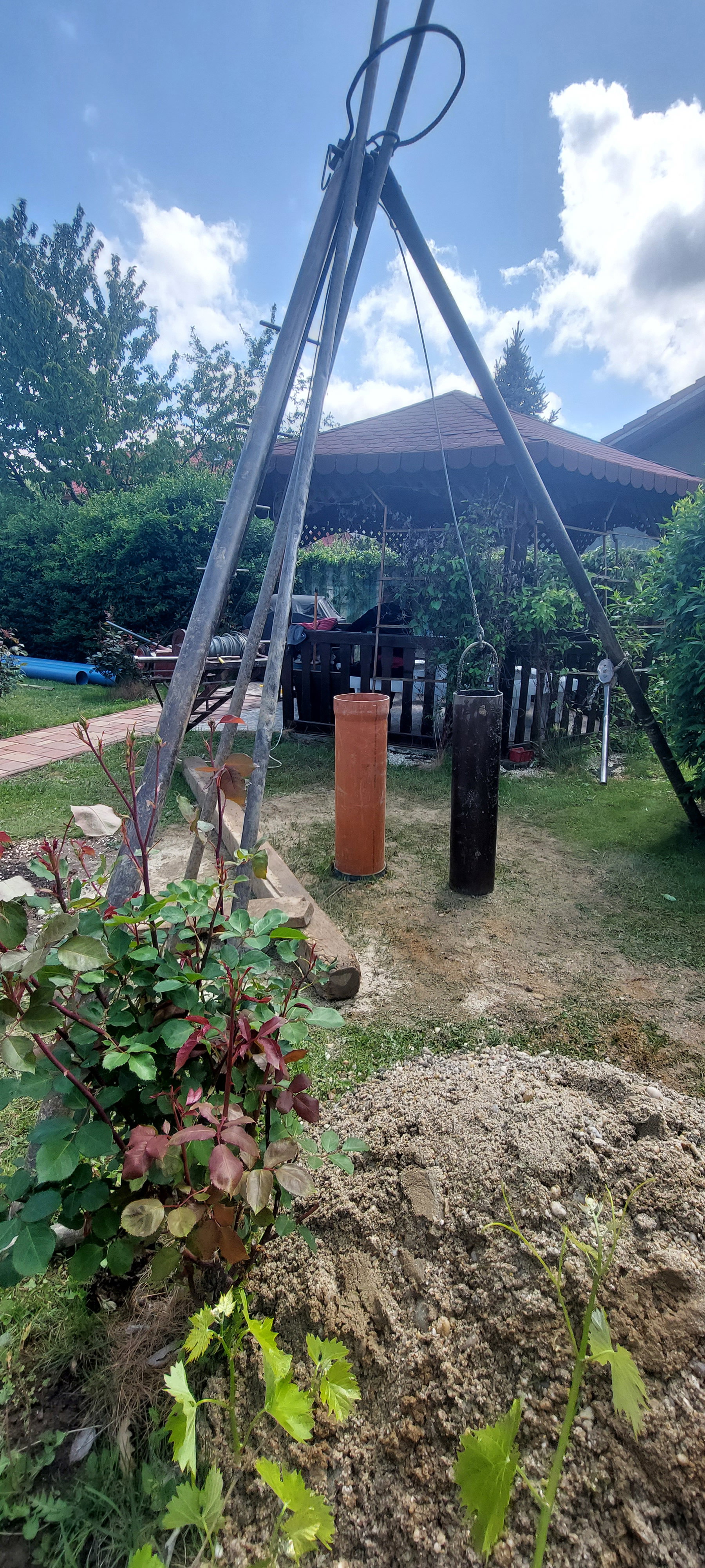 Foraje puturi apa pret manuale pret de la 200 lei m/l cu materiale incule si garantie 3 ani.