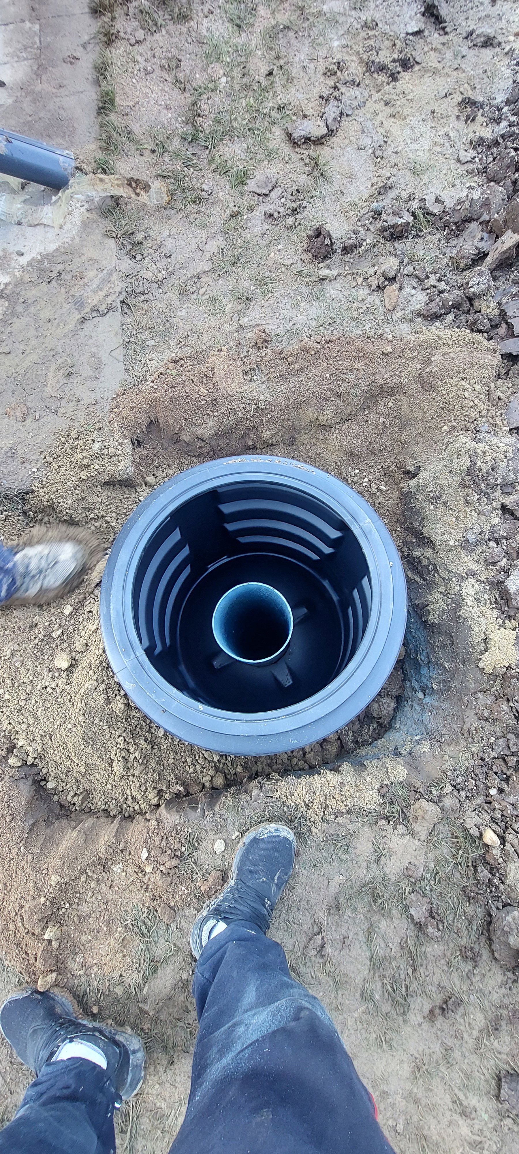 Foraje puturi apa pret manuale pret de la 200 lei m/l cu materiale incule si garantie 3 ani.