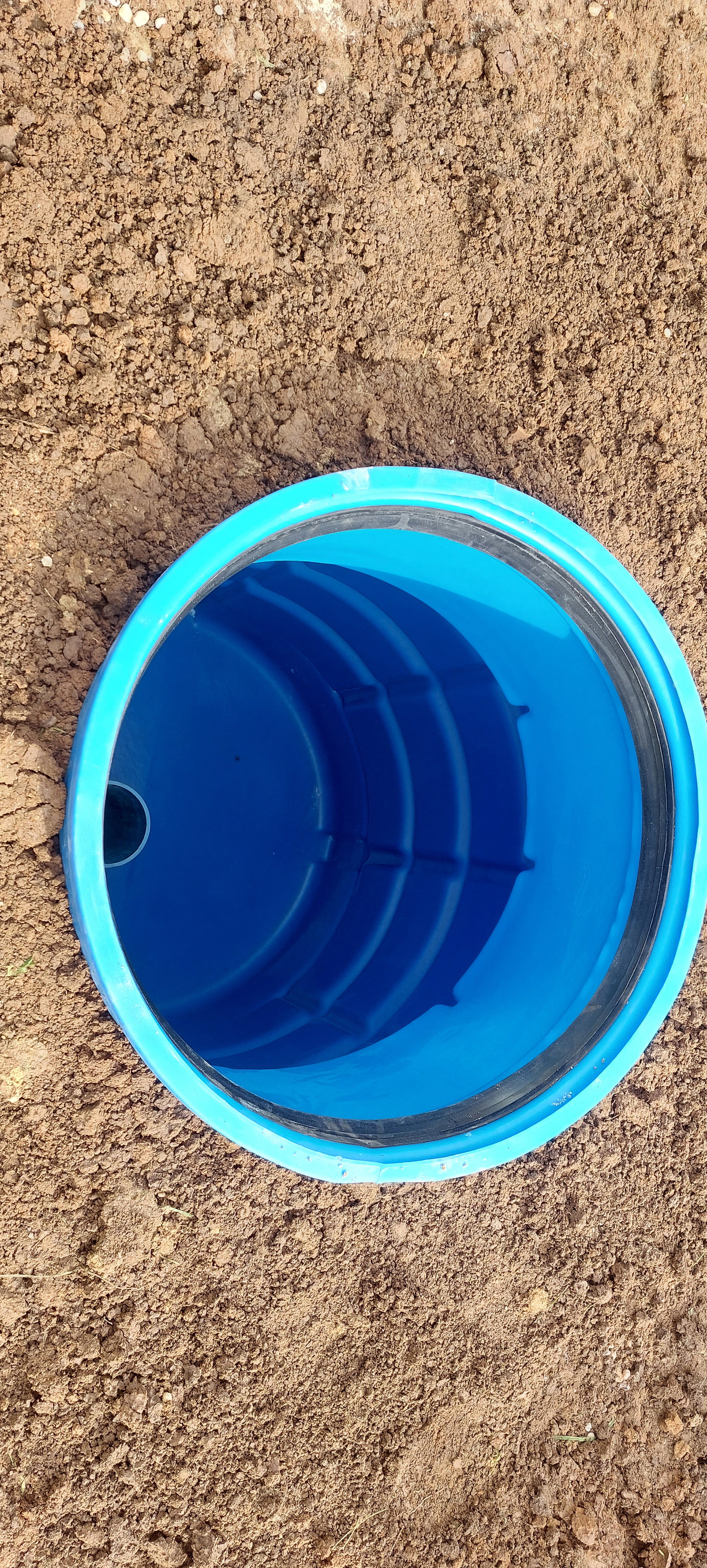 Foraje puturi apa pret manuale pret de la 200 lei m/l cu materiale incule si garantie 3 ani.