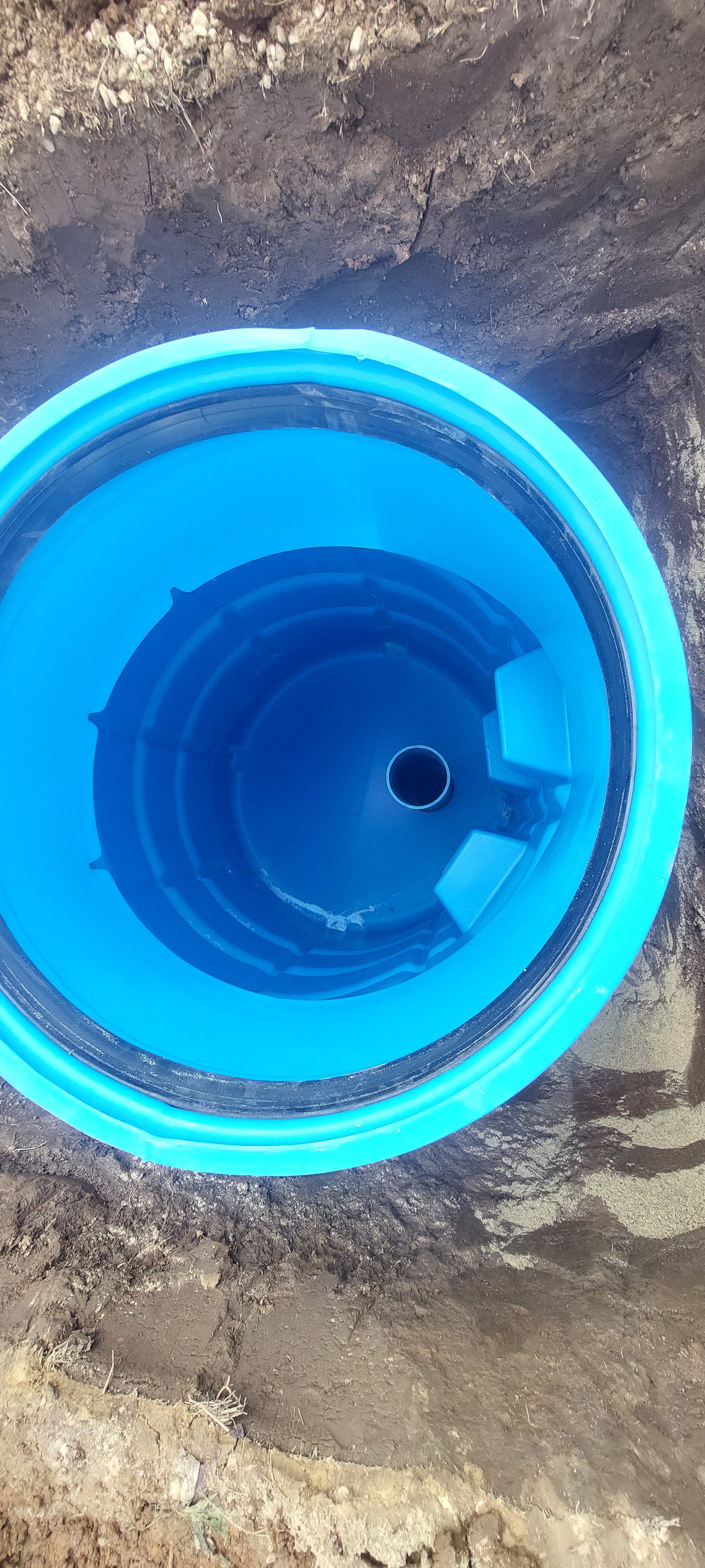 Foraje puturi apa pret manuale pret de la 200 lei m/l cu materiale incule si garantie 3 ani.