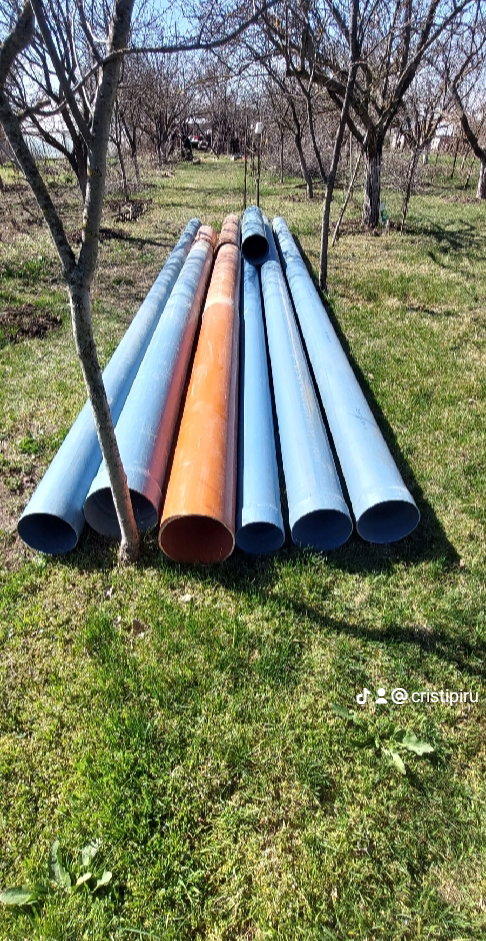 Foraje puturi apa pret manuale pret de la 200 lei m/l cu materiale incule si garantie 3 ani.