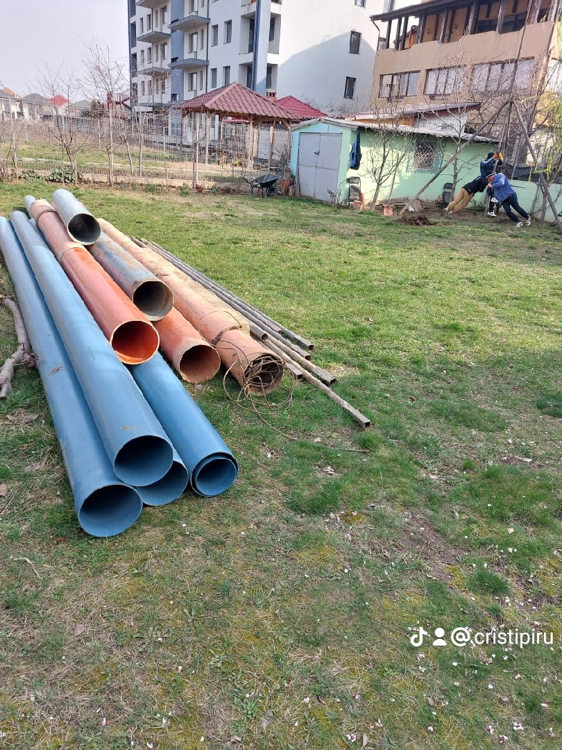 Foraje puturi apa pret manuale pret de la 200 lei m/l cu materiale incule si garantie 3 ani.