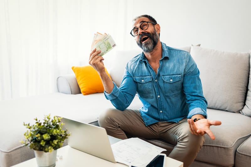 EARN A PASSIVE INCOME